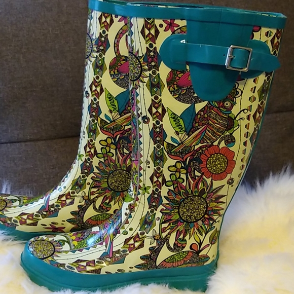 Sakroots Shoes - Sakroot rain rubber boots size 6